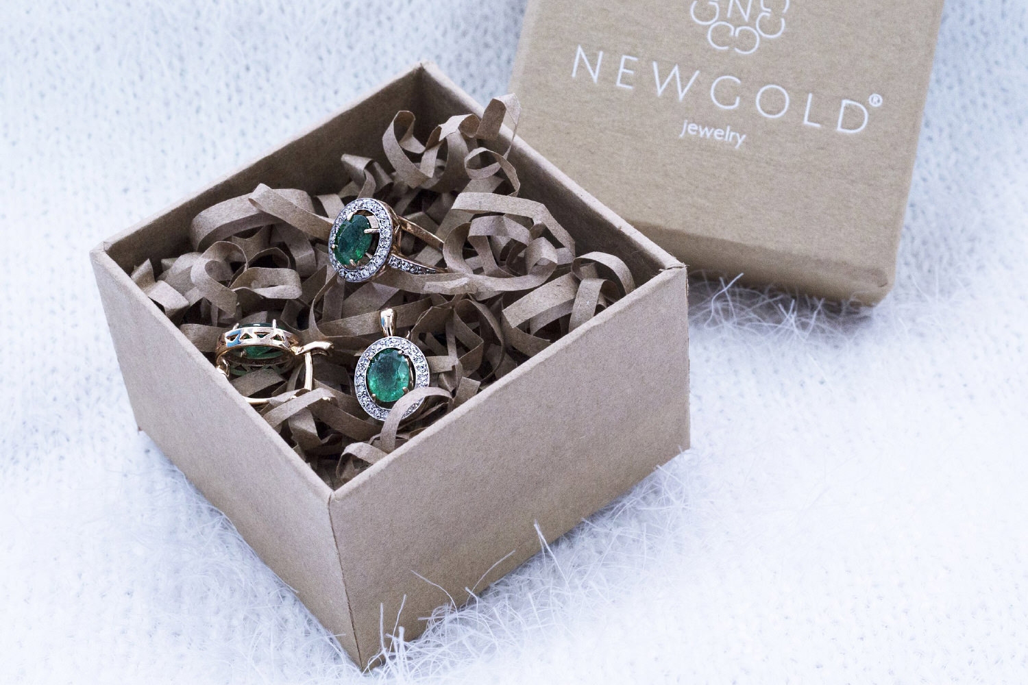 Кольцо с Изумрудом B-38177-E 2