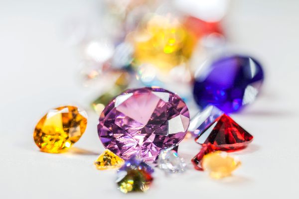Какого цвета бывают бриллианты